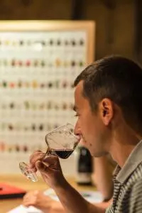 Dégustation de vin au domaine de Grangeneuve