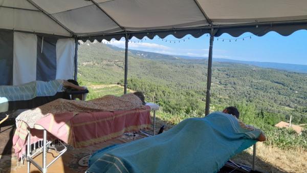 Massages dans les vignes - Domaine La Ferme Saint-Martin