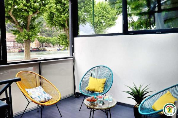 Regard sur le fleuve