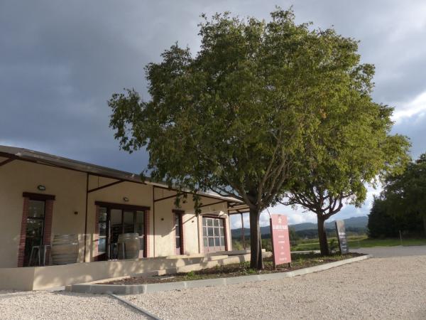 Les Caves des Collines Winegrowers and Brewers