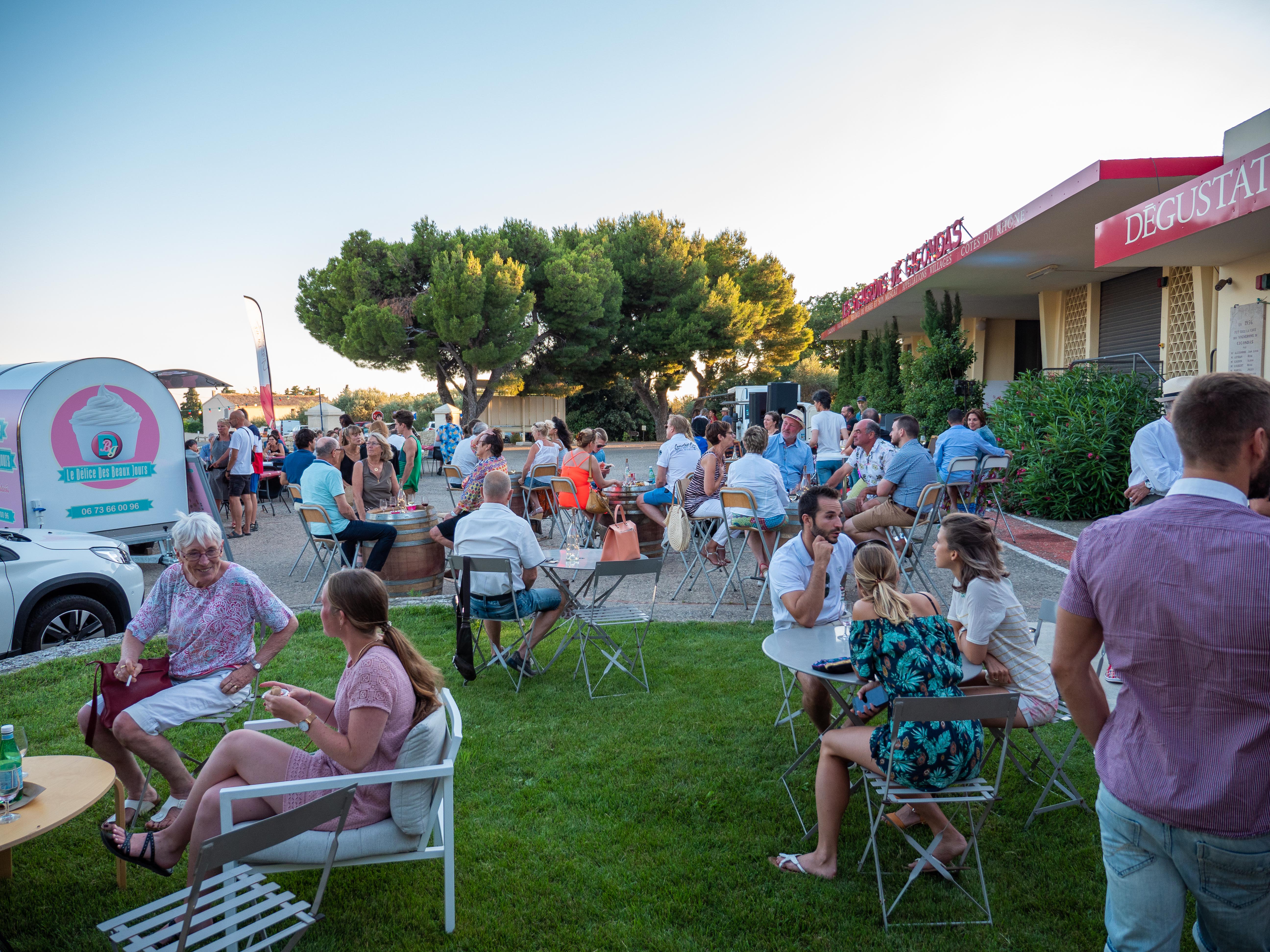 Soirée d'été chez Gigondas LaCave