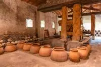 Cave de démonstration des méthodes de vinification à l'époque Romaine