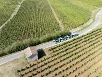 Vue aérienne sur le petit train du vignoble de Côte Rôtie