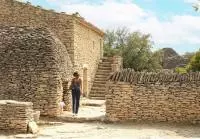 Déambulation dans le village des Bories