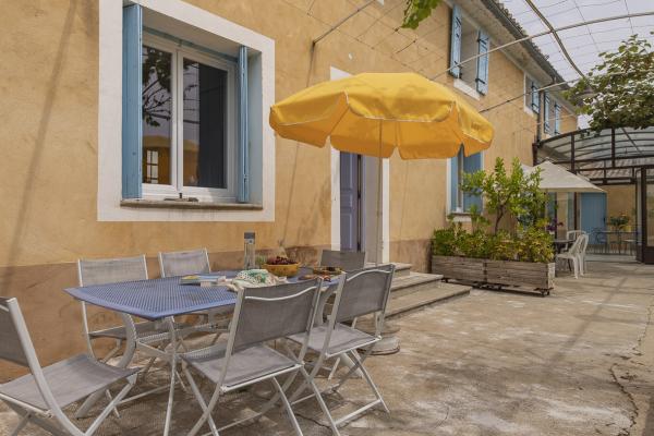 Holiday cottages Le Mas des Iles : La Maison de Fernand